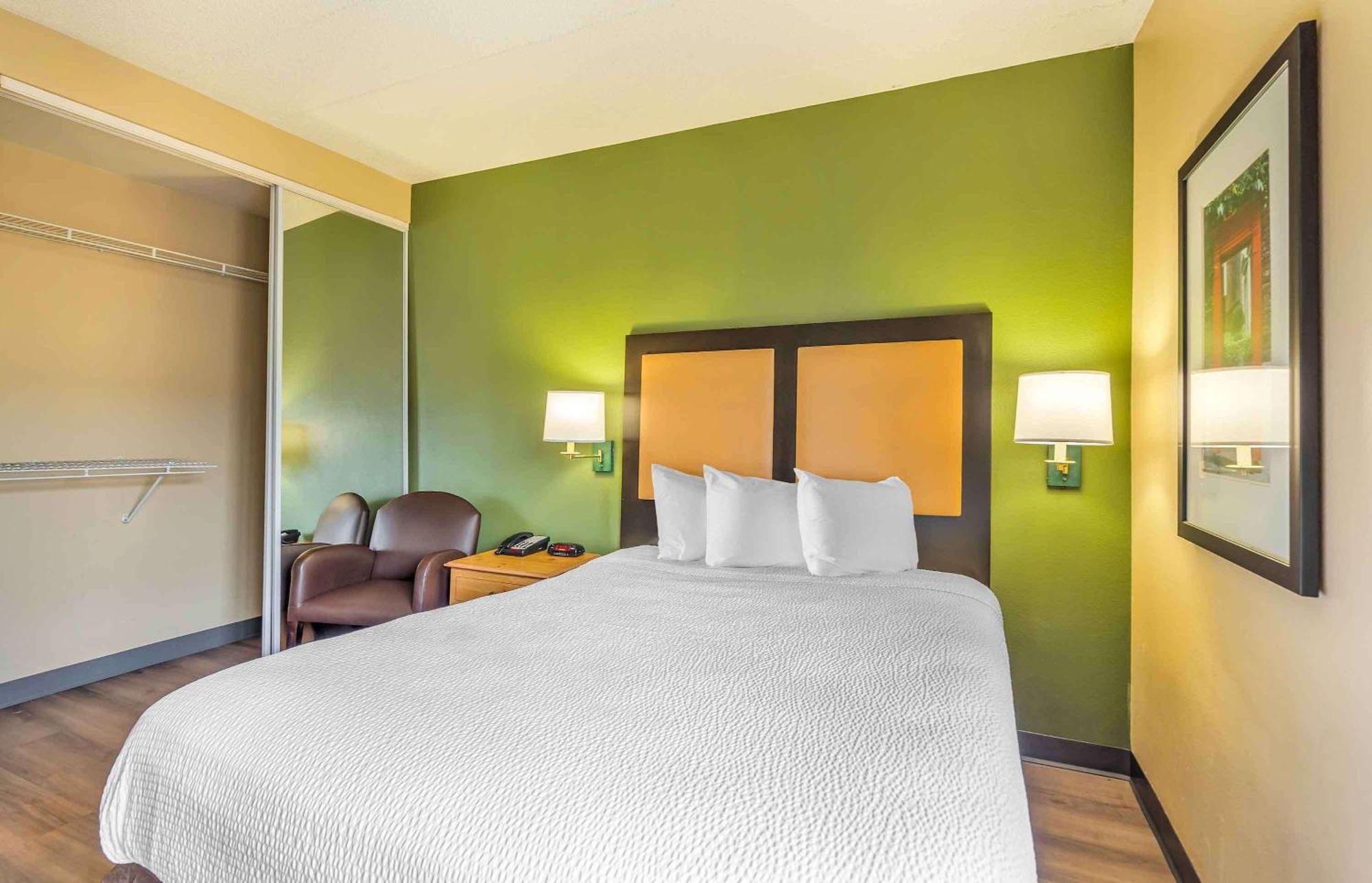 Extended Stay America Select Suites - Chicago - Lombard - Oakbrook Окбрук Террас Экстерьер фото