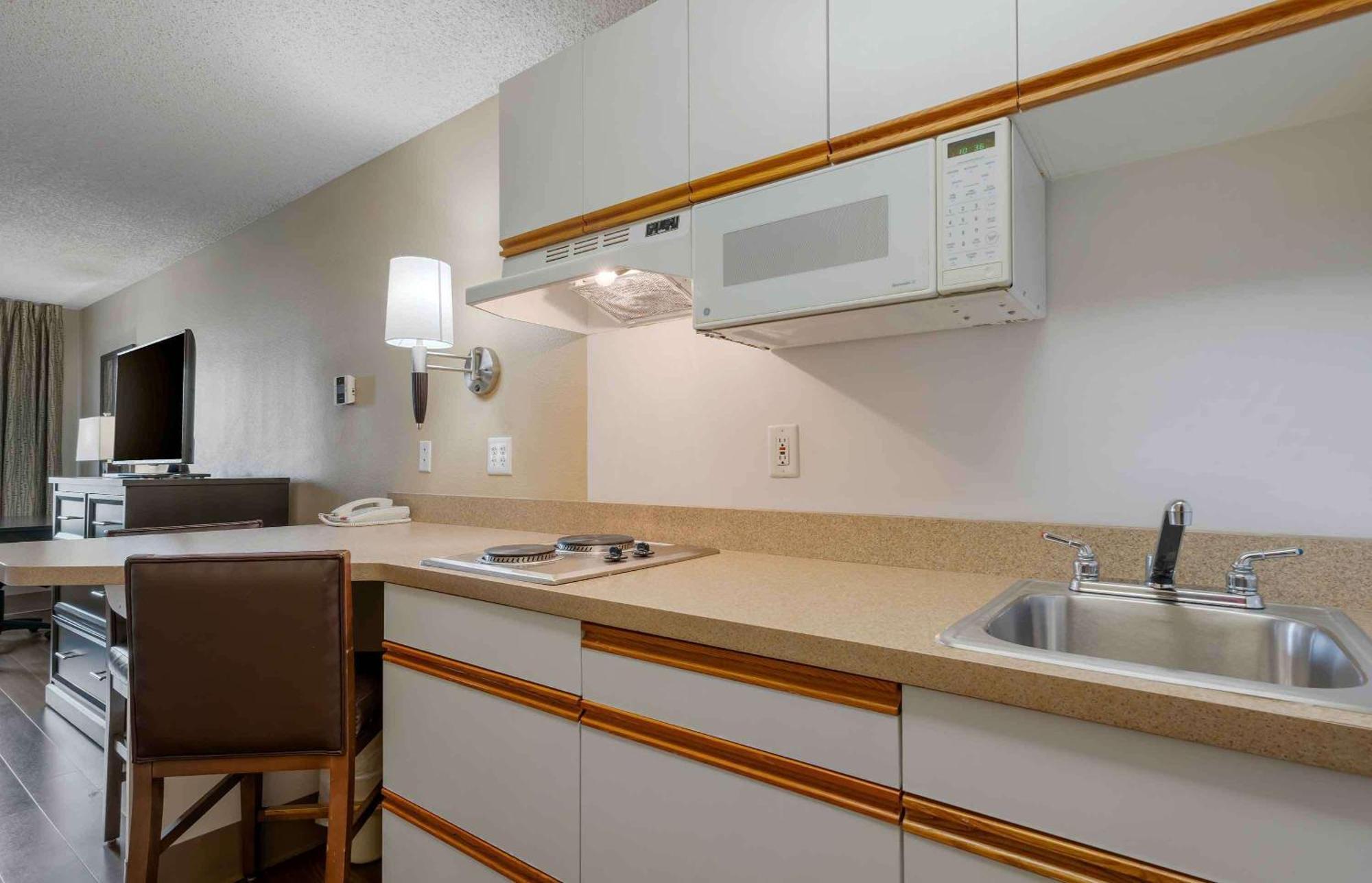 Extended Stay America Select Suites - Chicago - Lombard - Oakbrook Окбрук Террас Экстерьер фото
