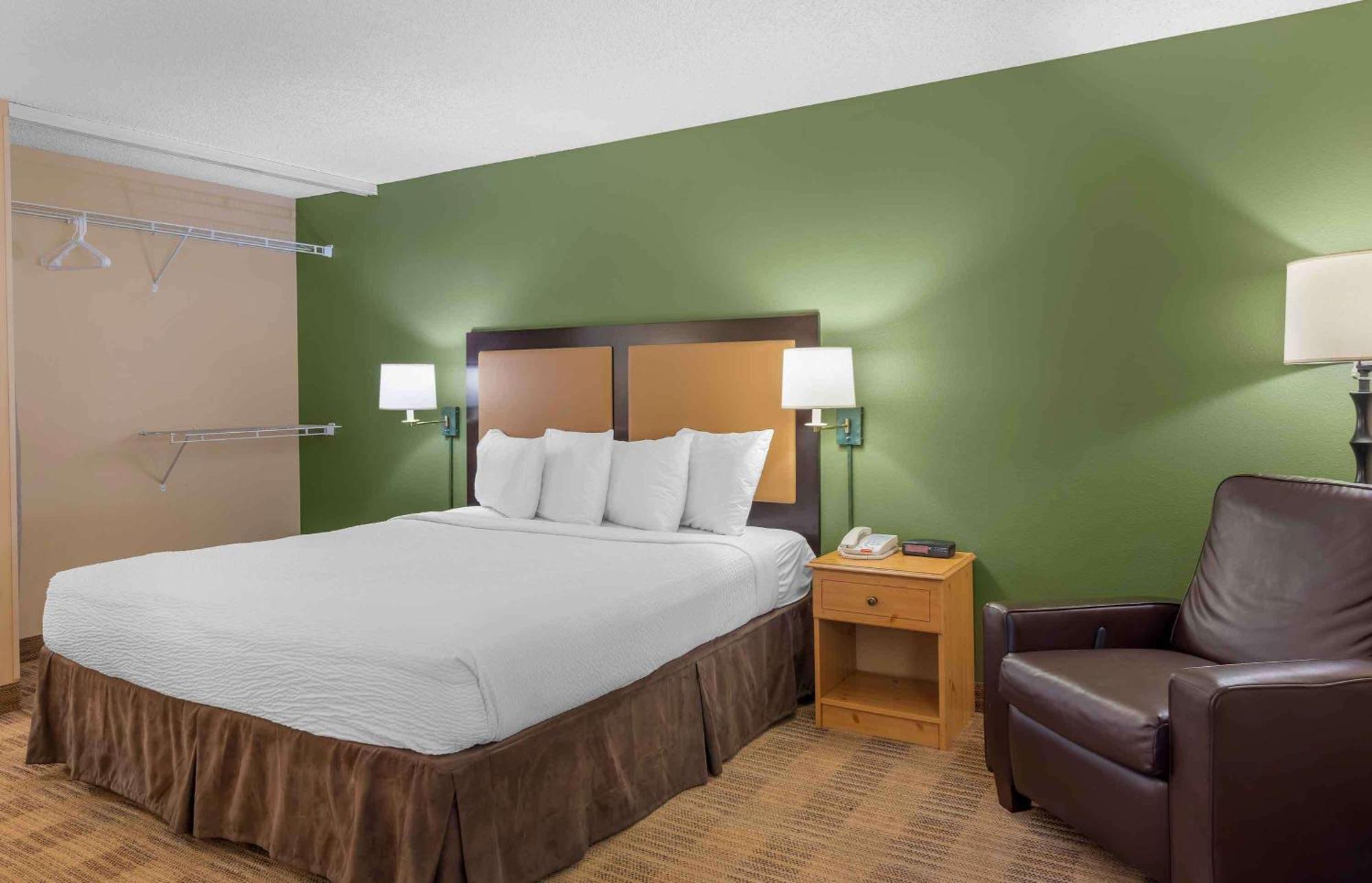 Extended Stay America Select Suites - Chicago - Lombard - Oakbrook Окбрук Террас Экстерьер фото