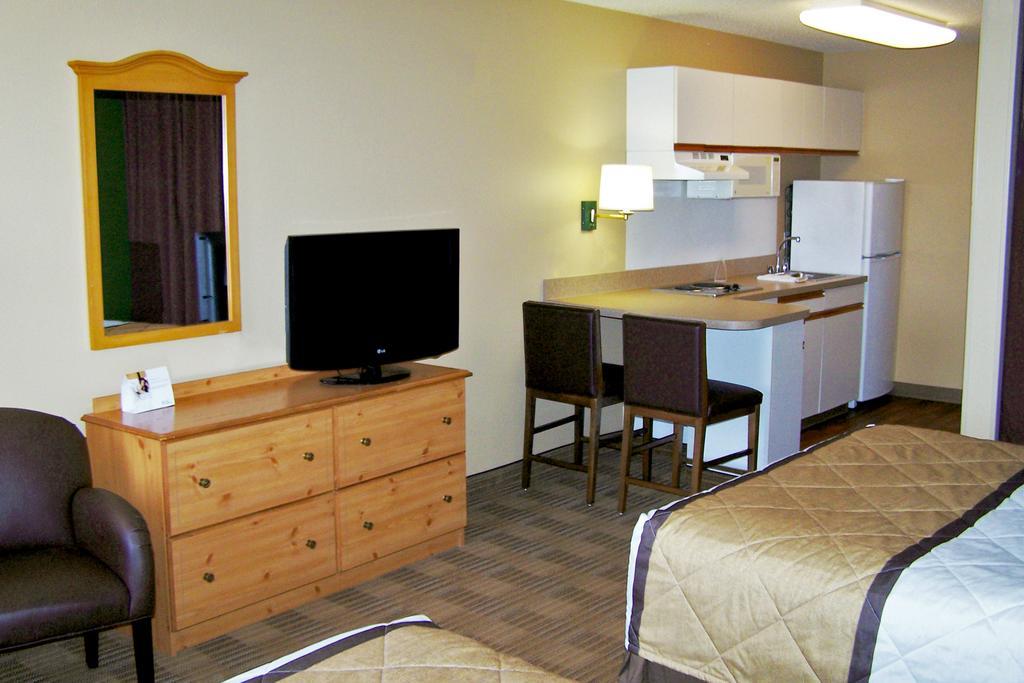 Extended Stay America Select Suites - Chicago - Lombard - Oakbrook Окбрук Террас Экстерьер фото