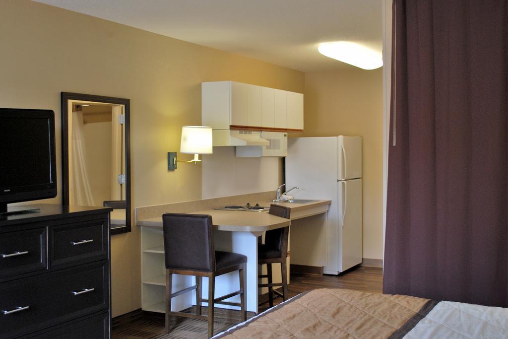 Extended Stay America Select Suites - Chicago - Lombard - Oakbrook Окбрук Террас Экстерьер фото