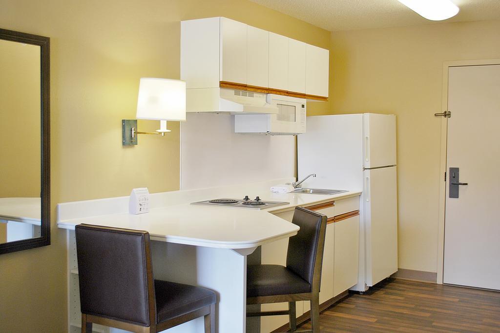 Extended Stay America Select Suites - Chicago - Lombard - Oakbrook Окбрук Террас Экстерьер фото